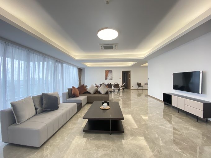 Luxury 2 Bedrooms in the sky for rent near Olympia Stadium (1)