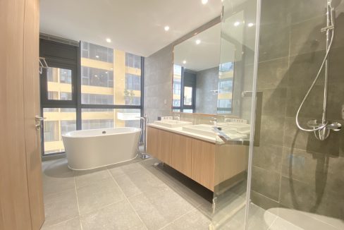 Luxury 2 Bedrooms in the sky for rent near Olympia Stadium (9)