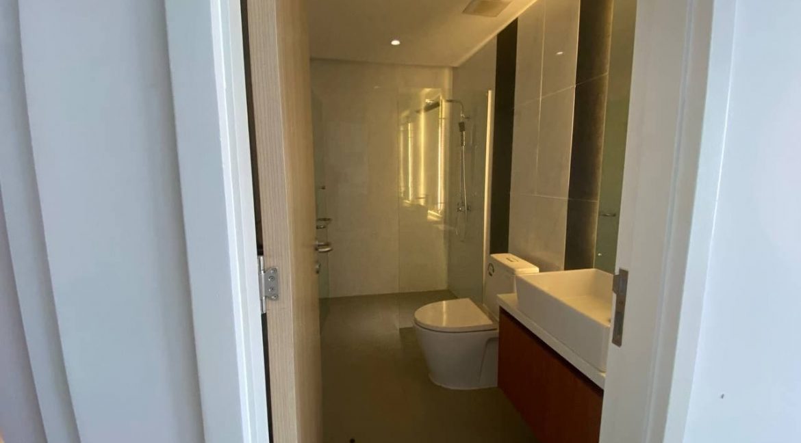 Good Location 2 Bedrooms Condominium for rent in front of Aeon Mall 1, Tonle Bassac (3)