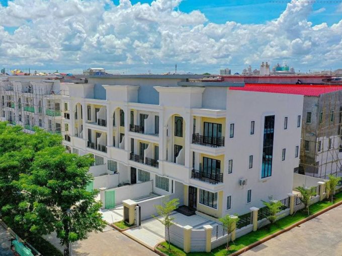 Good Location Modern Link House For Sale in Chbar Ampov (1)