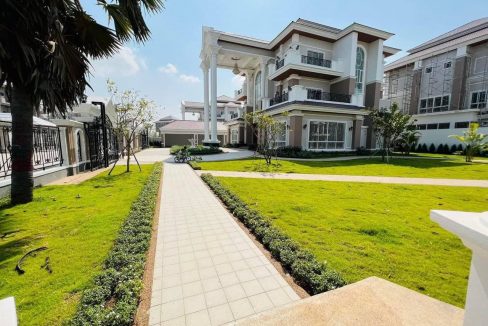 Very Nice King A Villa For Sale In Borey Peng Huoth Boeng Snor Eco Melody on National Road 1