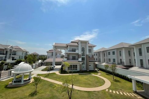 Luxury KIng A Villa For Sale In Borey Peng Huoth Boeng Snor Eco Melody (10)