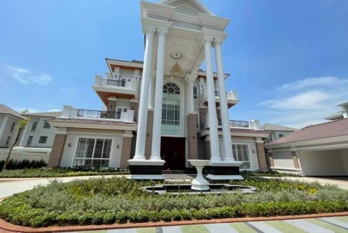 Luxury KIng A Villa For Sale In Borey Peng Huoth Boeng Snor Eco Melody (2)