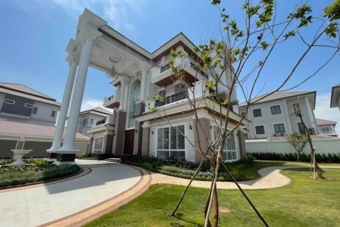 Luxury KIng A Villa For Sale In Borey Peng Huoth Boeng Snor Eco Melody (3)