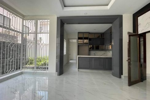Luxury KIng A Villa For Sale In Borey Peng Huoth Boeng Snor Eco Melody (5)