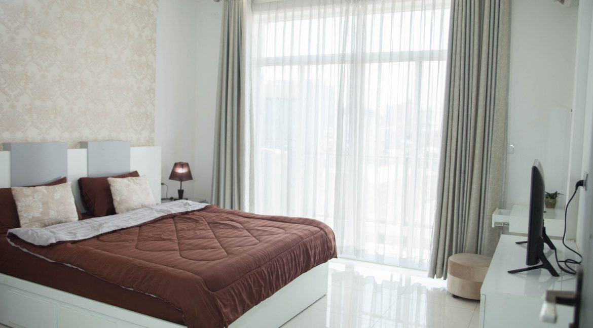 Modern 1 Bedroom Apartment for rent in BKK3 area is free booking now! (1)