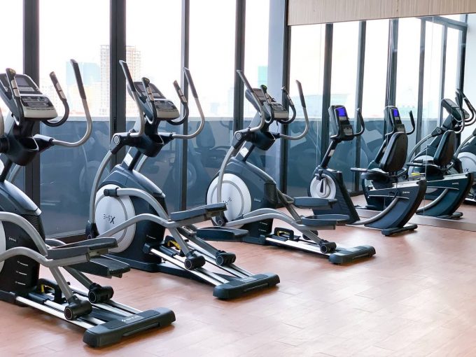 Modern Style 1 Bedroom Condominium with private balcony access with gym and swimming pool (1)