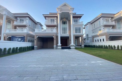 Queen Villa for Rent at borey Peng Hourt Beng Snor Chbar Ompov (1)