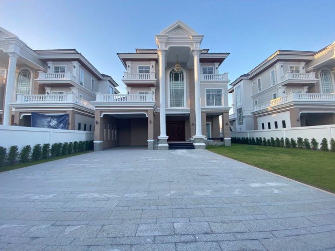 Queen Villa for Rent at borey Peng Hourt Beng Snor Chbar Ompov (1)