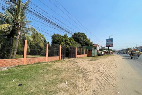 Spacious Land for sale along the National Road 1 in Prek Ek (5)
