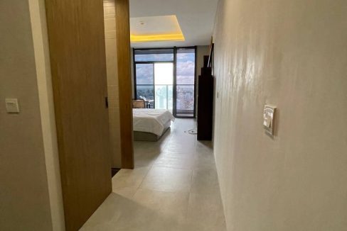 Spacious Studio Condominium access with Gym, Swimming Pool off with 45% in front of AEON Mall 1 (9)