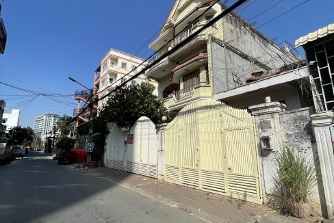 Urgent Land for Sale Close to Russian Market free booking now (3)
