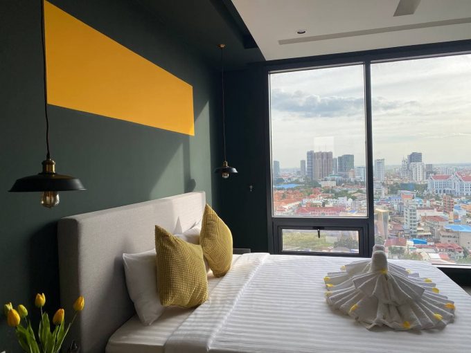 Urgent Luxury One Bedroom Condo Unit for sale access with Gym Swimming Pool Sky Bar (1)