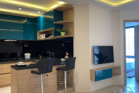 Urgent Luxury One Bedroom Condo Unit for sale access with Gym Swimming Pool Sky Bar (5)
