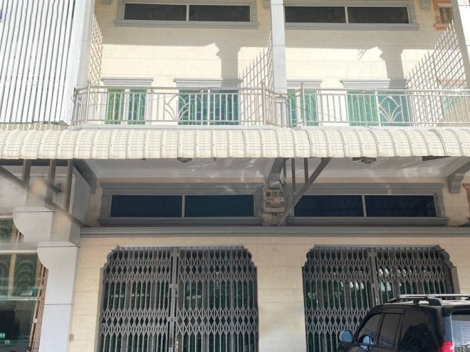 Urgent Shophouse for rent (1)