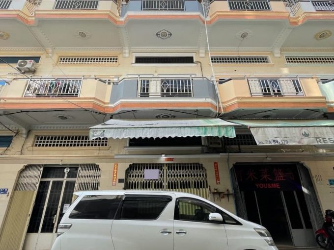Wide House for Rent at Toul Tom Poung Area (1)
