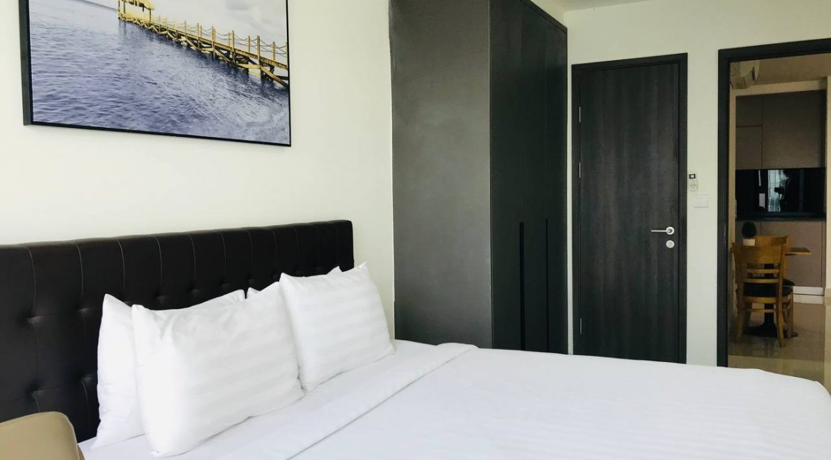 Beautiful New Brand One Bedroom Condo for rent access with gym swimming pool (2)