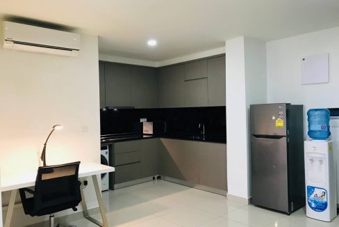 Charming Two Bedrooms Apartment (13)
