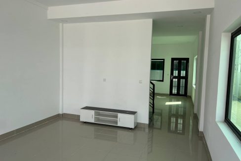 Classic Link 2 bedrooms Villa for sale in Takhmao (5)
