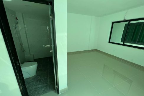 Classic Link 2 bedrooms Villa for sale in Takhmao (7)