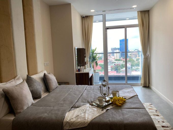 Modern Lifestyle 3 Bedrooms Condominium for Sale access with Gym Swimming Pool Sky Bar in front of AEON Mall 1 (1)