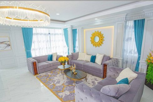 Spacious Modern Villa with Luxurious Design for Sale in Chbar Ampov available now (6)