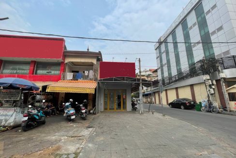 Urgent Corner Shop House for rent near Independence Monument (1)