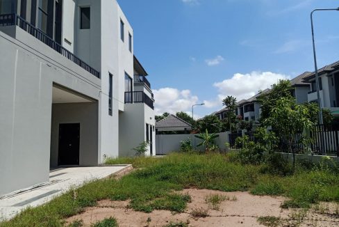 Very Nice Queen Villa For Sale In Borey Chip Mong Land (3)