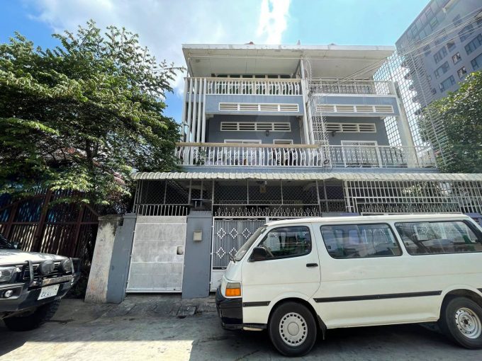 Ground floor House for rent near Tuol Kork Market (1)