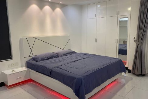 Modern 1 Bedroom Apartment (5)