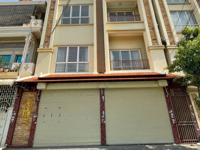 Modern House for Rent with Good Location In Khan TK (1)