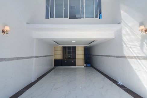 Modern House for Sale With Good Location in Kandal Province (2)