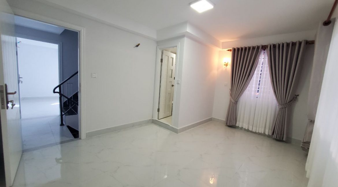 Modern House for Sale With Good Location in Kandal Province (3)