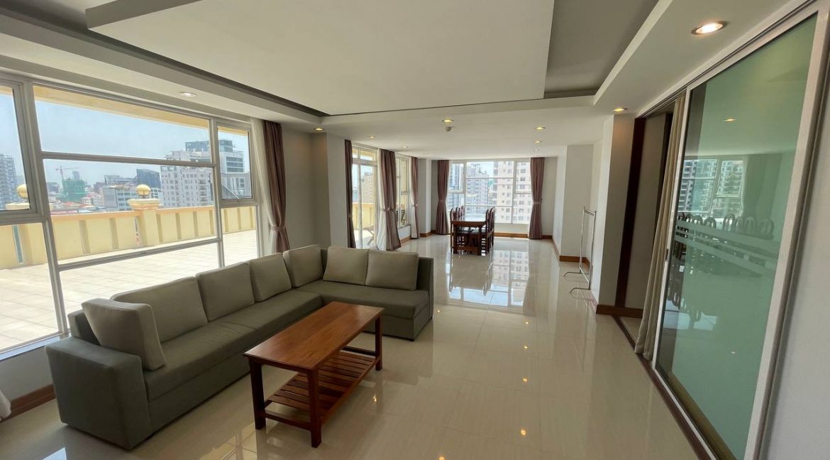Spacious 2 Bedrooms Apartment for Rent in Khan Charmkamorn (2)