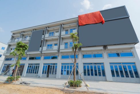 Spacious Shophouse for Sale in Kandal Province (2)