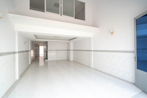 Spacious Shophouse for Sale in Kandal Province (3)
