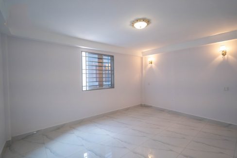 Spacious Shophouse for Sale in Kandal Province (5)