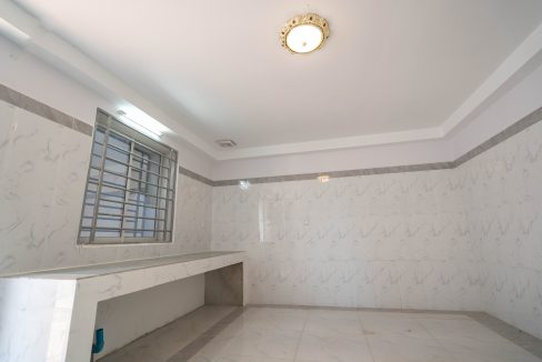 Spacious Shophouse for Sale in Kandal Province (6)