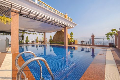 Beautiful Swimming Pool with Studio Apartment for Rent In Chamkar Mon (1)