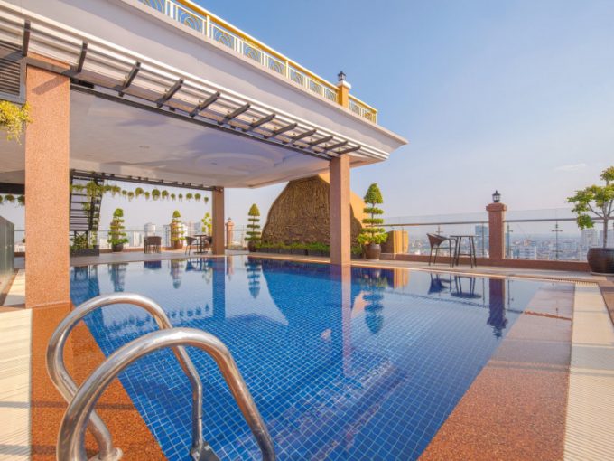 Beautiful Swimming Pool with Studio Apartment for Rent In Chamkar Mon (1)