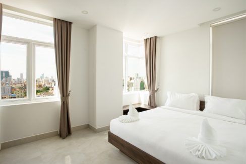 Beautiful Swimming Pool with Studio Apartment for Rent In Chamkar Mon (3)