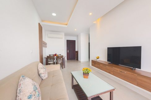 Beautiful Swimming Pool with Studio Apartment for Rent In Chamkar Mon (5)