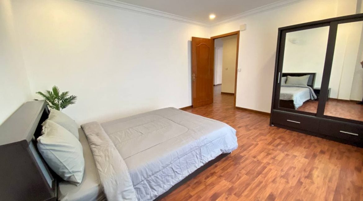 Furnished 2 Bedrooms Serviced Apartment for Rent In BKK (1)
