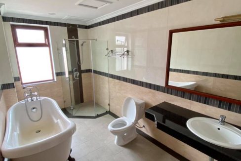 Furnished 3 Bedrooms Serviced Apartment for Rent In BKK (6)