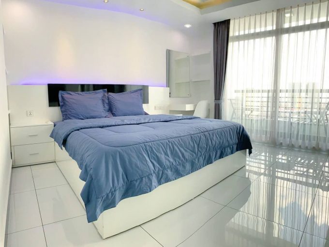 Modern Two Bedroom Apartment for Rent In BKK (1)