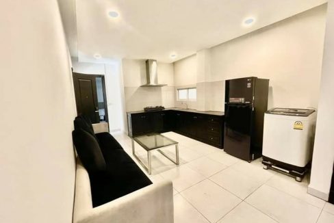 Modern Two Bedrooms Apartment for Rent In Khan Doun Penh (2)
