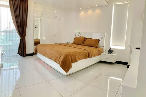One Bedroom Apartment with Swimming Pool for Rent In BKK (5)