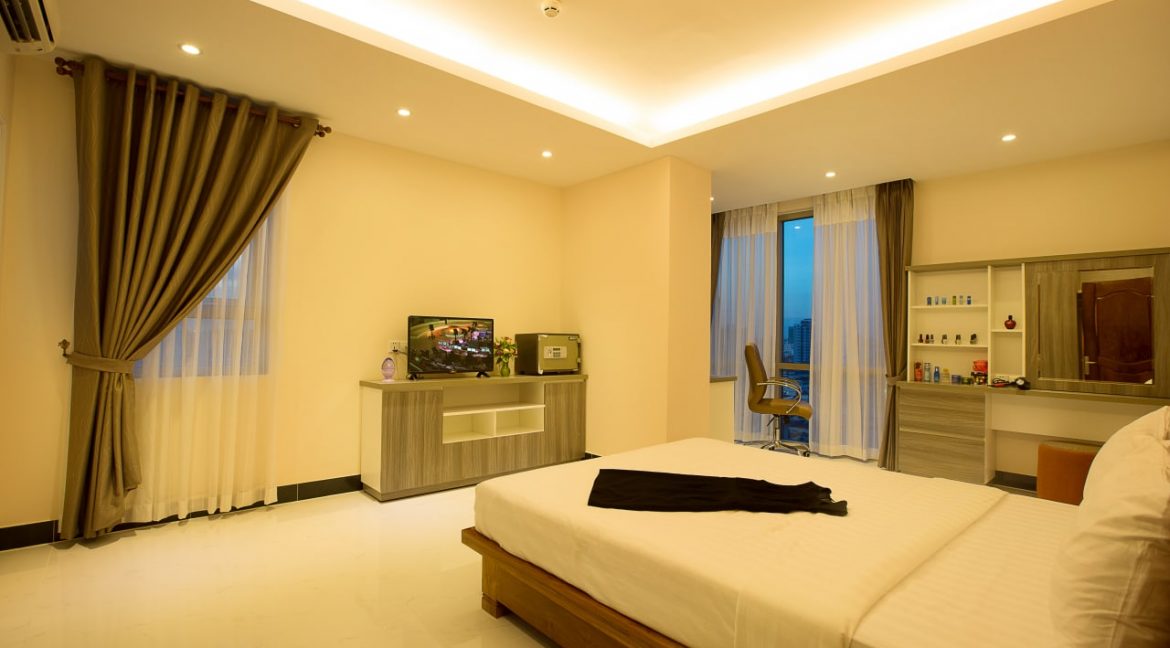 Charming Two Bedrooms Apartment for Rent with Best Location In Boeng Keng Kang (1)