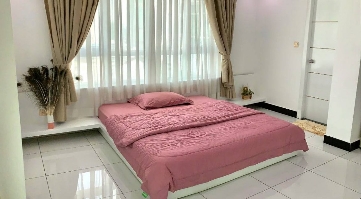 Fully Furnished Three Bedrooms Apartment for Rent In Boeng Keng Kang (1)