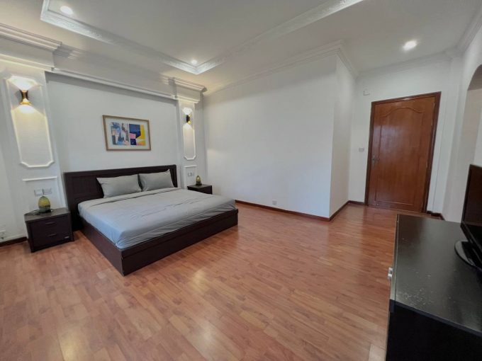 Luxury Two Bedrooms Apartment for Rent In Boeng Keng Kang (1)